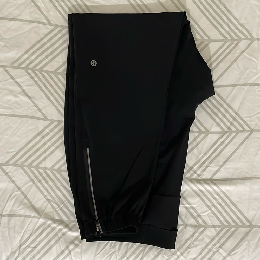 Lululemon Surge Jogger Shorter